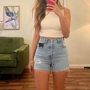 Levi’s Ribcage High Rise Light wash shorts